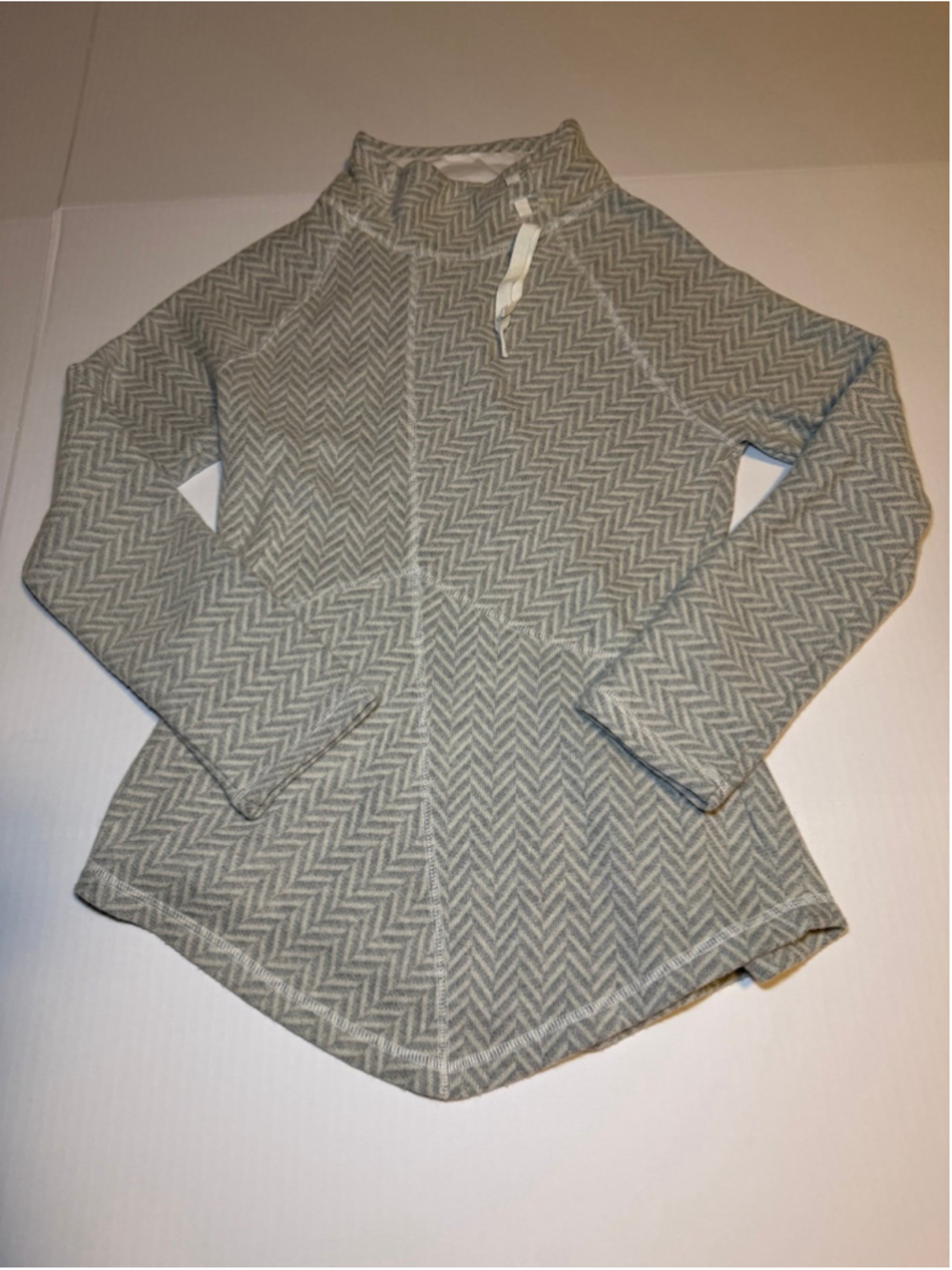 Prana grey/white pullover tunic chevron print sz M-comfy